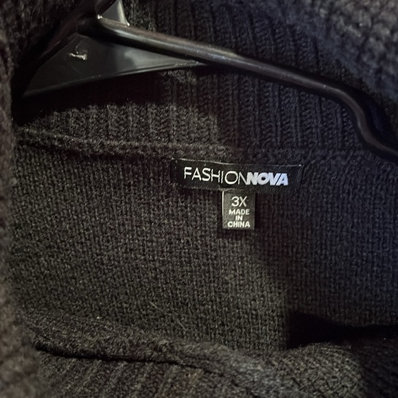 Fashion Nova Plus Size Turtleneck sweater - Picture 7 of 7